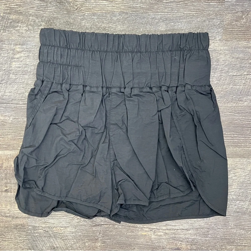 Zenana Outfitters Black High Waist Women's Athletic Shorts size medium M B137